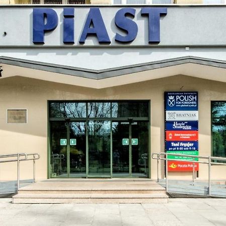 Piast Hotele Studenckie Краков Экстерьер фото