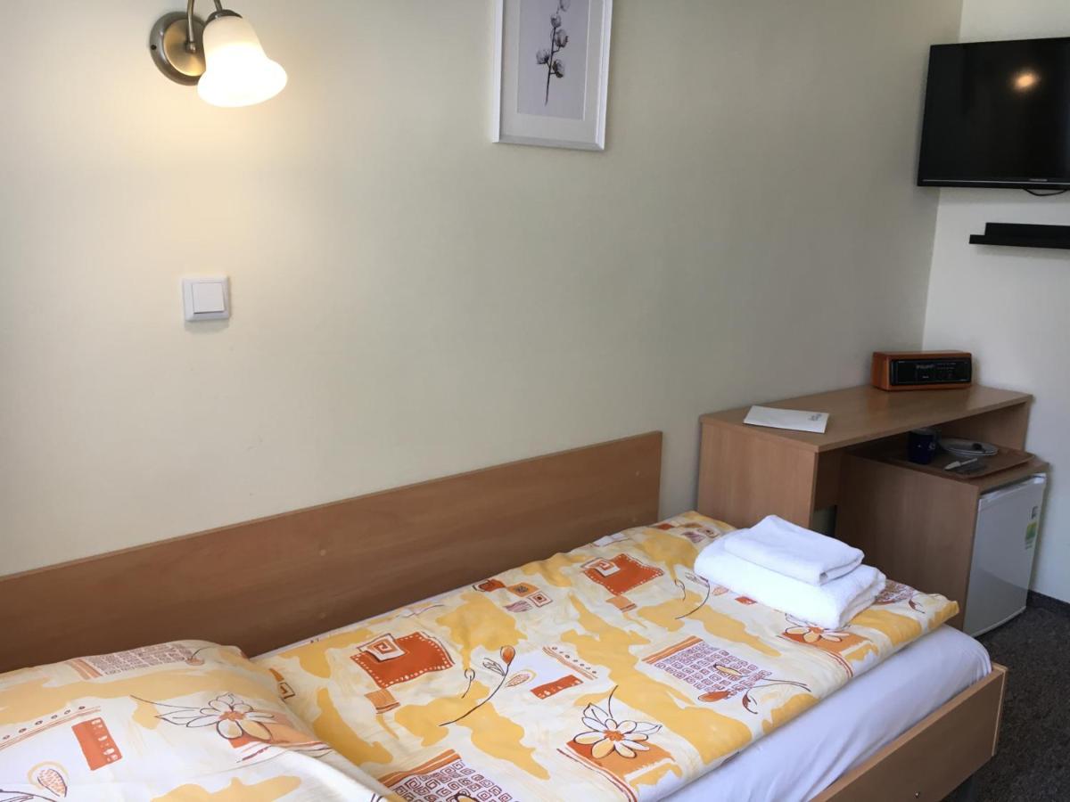 Piast Hotele Studenckie Краков Экстерьер фото