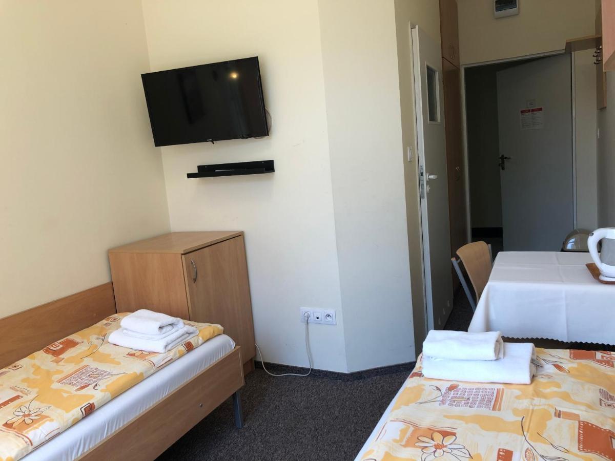 Piast Hotele Studenckie Краков Экстерьер фото