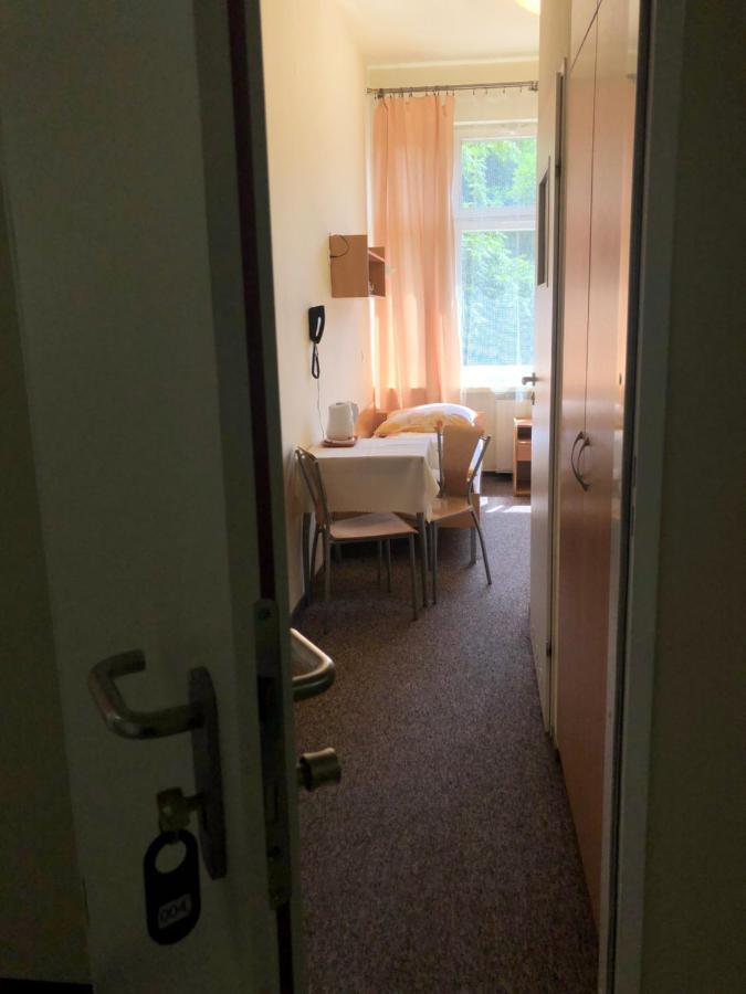 Piast Hotele Studenckie Краков Экстерьер фото